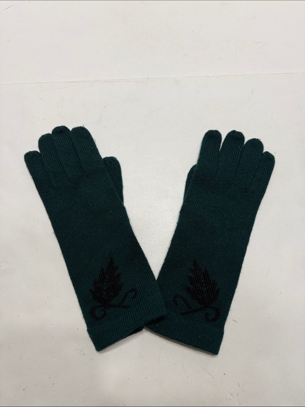 Woolite isotoner Dark Green Knit Gloves with Black Embroidered Motif